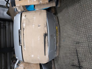 Обшивка крышки (двери) багажника, ориг. номер 909000165R, Renault Laguna 3 2007-2012