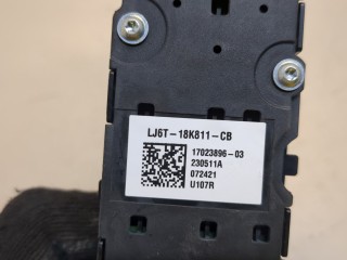 Панель управления магнитолой, ориг. номер LJ6T18K811CB, Ford Escape 2023-2026