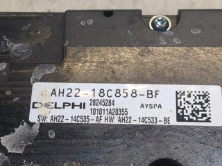 Панель управления магнитолой, ориг. номер AH22-18C858-BF, Land Rover Discovery 2009-2013