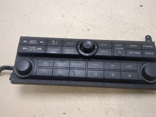 Панель управления магнитолой, ориг. номер 13100008401000, Nissan Navara 2001-2007