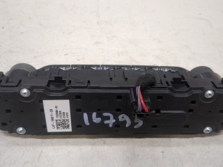 Панель управления магнитолой, ориг. номер LJ6T18K811CB, Ford Escape 2019-2022