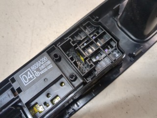 Кнопка стеклоподъемника (блок кнопок) правая передняя, ориг. номер 8608A290, Mitsubishi L200 2013-2015