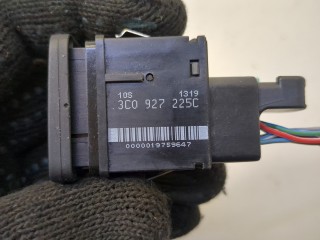 Кнопка стояночного тормоза (ручника), ориг. номер 3C0927225C, Volkswagen Passat 2005-2010