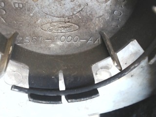 Колпачок литого диска, ориг. номер 2S611000AA, Ford Fiesta 1999-2002