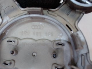 Колпачок литого диска, ориг. номер 8R0601165, Audi A3 2008-2013
