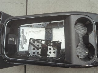 Разъем AUX/USB, ориг. номер VPK9Z5806202A, Ford Mustang Mach-E 2020-2026