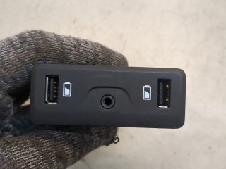Разъем AUX/USB, ориг. номер 280239684R, Renault Megane 2016-2020