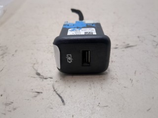 Разъем AUX/USB, ориг. номер 13595898, Chevrolet Cruze 2015-2023