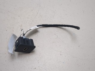 Разъем AUX/USB, ориг. номер LJ6T14D202DA, Ford Escape 2019-2022