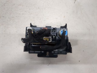 Разъем AUX/USB, ориг. номер BDGG669U0, Mazda CX-30 2019-2026