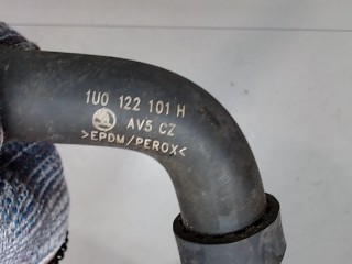 Патрубок охлаждения, ориг. номер 1U0122101H, Volkswagen Passat 5 1996-2001