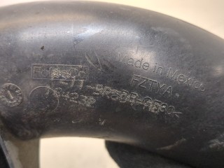 Патрубок корпуса воздушного фильтра, ориг. номер FZ119R504AE, Ford Escape 2023-2026