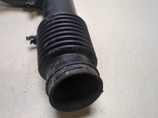 Патрубок корпуса воздушного фильтра, ориг. номер YF471303X, Ford Maverick 2000-2004