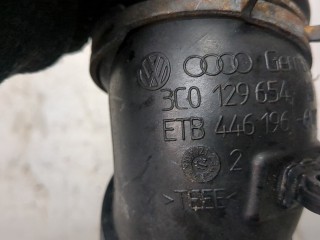 Патрубок корпуса воздушного фильтра, ориг. номер 3C0129654M, Volkswagen Caddy 2010-2015
