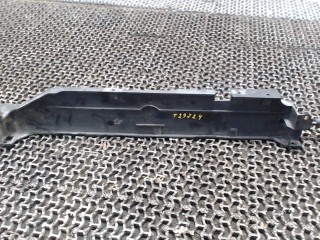 Пластик радиатора, ориг. номер F10511B46000, Land Rover Discovery 2004-2009