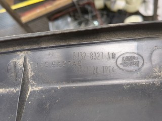Пластик радиатора, ориг. номер BJ328327A, Land Rover Range Rover Evoque 2011-2015