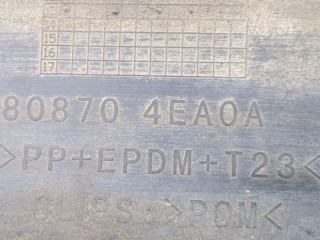 Молдинг двери правое переднее, ориг. номер 808704EA0A, Nissan Qashqai