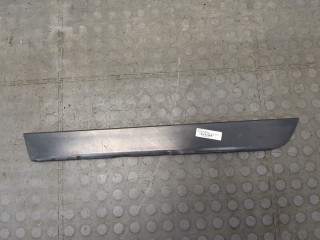 Молдинг двери левое заднее Audi A4 2000-2006