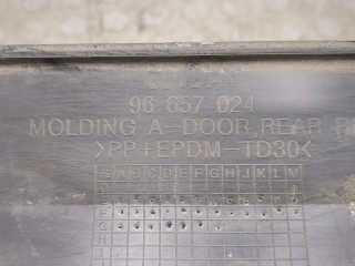 Молдинг двери правое заднее, ориг. номер 96657024, Chevrolet Matiz 2005-2008