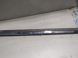 Молдинг двери правое переднее, ориг. номер 808766FL0A, Nissan Rogue 2016-2020