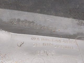 Молдинг крыла правое переднее, ориг. номер 9066902662, Mercedes Sprinter 2006-2014