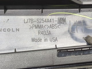 Молдинг стекла (боковое) левое заднее, ориг. номер LJ7BS254A41, Lincoln Corsair 2019-2023