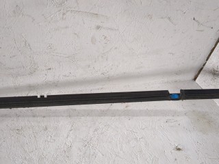 Молдинг стекла (боковое) левое переднее, ориг. номер 82820AV600, Nissan Primera P12 2001-2008