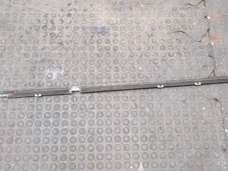 Молдинг стекла (боковое) левое переднее, ориг. номер 82820AV600, Nissan Primera P12 2001-2008
