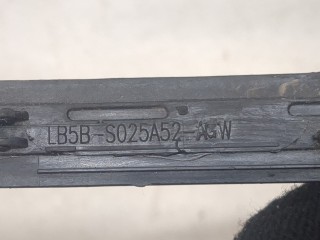 Молдинг стекла (лобовое) правое, ориг. номер LB5BS025A52AGW, Ford Explorer 2019-2024