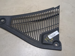 Накладка на лобовое (водоотвод) Volkswagen Touareg 2002-2007