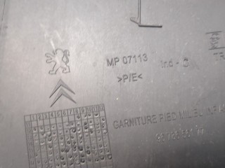 Обшивка центральной стойки, ориг. номер MP07113, 9673656177, Peugeot 2008 2016-2019