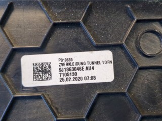 Пластик центральной консоли правый, ориг. номер 9J1863046, Porsche Taycan 2019-2024