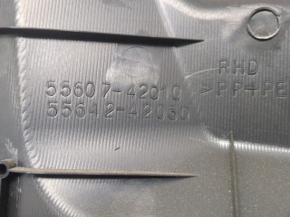 Пластик центральной консоли, ориг. номер 5560742010, Toyota RAV4 2003-2005