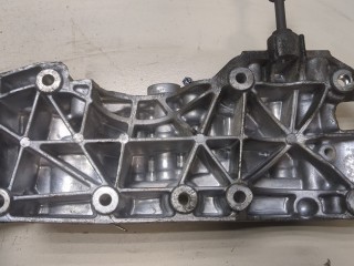 Кронштейн компрессора кондиционера, ориг. номер 8506863, BMW 5 F10 2009-2013