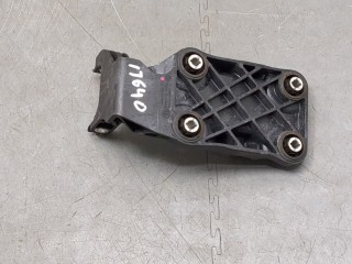 Кронштейн компрессора кондиционера, ориг. номер LJ9H19F669, Ford Mustang Mach-E 2020-2026