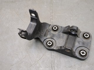 Кронштейн компрессора кондиционера, ориг. номер LJ9H19F669, Ford Mustang Mach-E 2020-2026