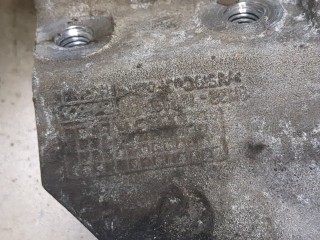 Кронштейн крепления генератора, ориг. номер LR018304, Land Rover Discovery 2009-2013