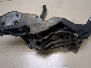 Кронштейн крепления генератора, ориг. номер LR018304, Land Rover Discovery 2009-2013