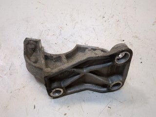 Кронштейн полуоси правый передний, ориг. номер 8200286041, Renault Modus 2007-2012