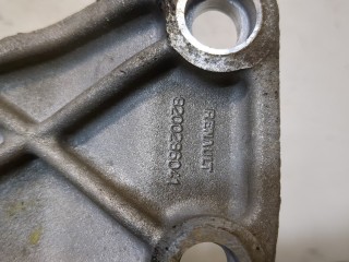 Кронштейн полуоси правый передний, ориг. номер 8200286041, Renault Modus 2007-2012