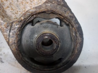 Кронштейн редуктора, ориг. номер 2768066J40, Suzuki Grand Vitara 2005-2008
