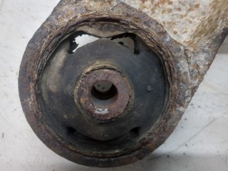 Кронштейн редуктора, ориг. номер 2768066J40, Suzuki Grand Vitara 2005-2008