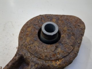 Кронштейн редуктора левый задний, ориг. номер 5238048100, Toyota RAV 4 2010-2016