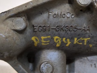 Кронштейн редуктора, ориг. номер EG91GK305AA, Ford Kuga 2012-2016