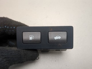 Кнопка лючка топливного бака, ориг. номер 8484050030C0, Lexus LS460 2006-2009