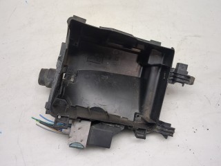 Крышка блока предохранителей, ориг. номер 9804681780, Peugeot 308 2011-2015