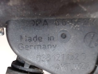 Фланец системы охлаждения, ориг. номер 038121132D, Volkswagen Passat 2005-2010