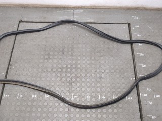 Уплотнитель левый задний Mercedes E-Класс 2002-2006