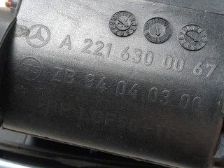 Лючок бензобака, ориг. номер A2217570006, Mercedes S-Класс 2005-2009