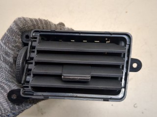 Дефлектор обдува салона, ориг. номер 68755WL000, Nissan Elgrand 2002-2012